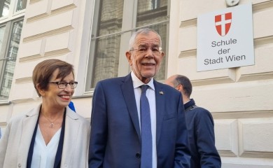 Koliko će porasti plate čelnika Austrije zbog inflacije