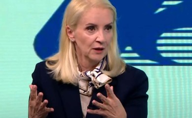 Sebija Izetbegović FILUJUĆI PAPRIKE izvrijeđala Elmedina Konakovića na Fejsbuku