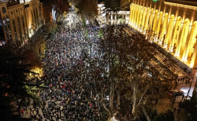 Protesti u Tbilisiju: Podignute barikade na ulicama, povrijeđeno nekoliko novinara