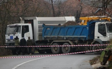 Uklonjena barikada na Merdaru: U toku uklanjanje i ostalih