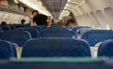 Tuča između putnika u avionu (VIDEO)