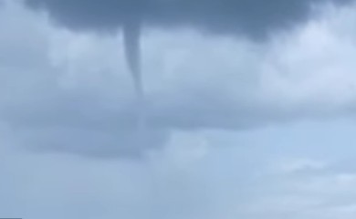 Nevrijeme, kiša i pijavice u Splitu i široj okolini (VIDEO)