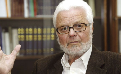 "Medalja SANU" akademiku Ljubomiru Simoviću