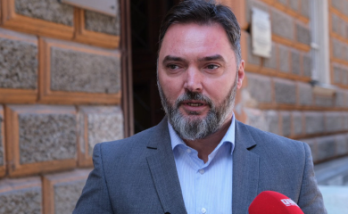 KOŠARAC: Opozicija želi da izazove nemire i srpsko-srpske sukobe