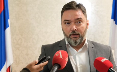 KOŠARAC: Gnusni čin Hadžifejzovića zaslužuje samo najoštriju osudu javnosti