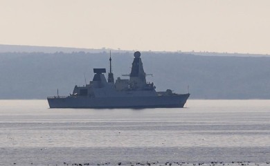 Britanski razarač uplovio u splitske vode