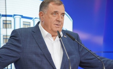Dodik Isaka nazvao smlatom, ovaj mu odgovorio “panj ima bolje manire”