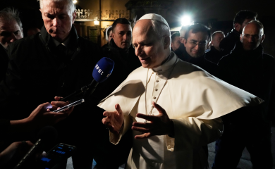 Papa pozvao Trampa da pronađe izlaz za okončanje rata u Iranu