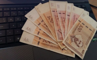 DODIK: Još 100 KM za mlade