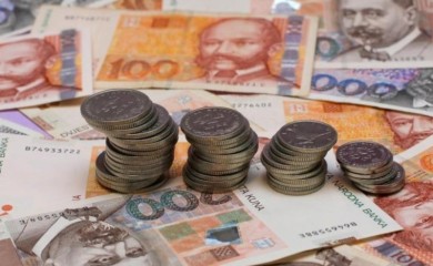 Još se može plaćati u kunama: Hrvatska od ponoći uvodi evro i ulazi u Šengen