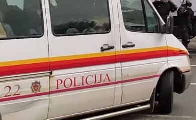 U masovnoj tuči teško povrijeđena dva osamnaestogodišnjaka