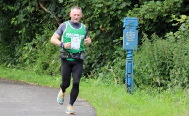 Nevjerovatan humanitarni podvig pedesetogodišnjaka: Trčao 365 maratona za 365 dana