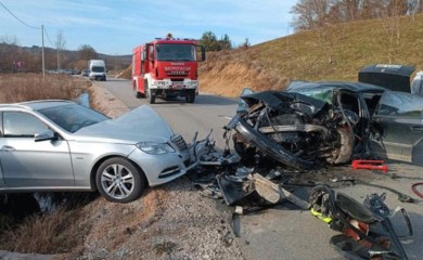 Sudar dva vozila, poginuo muškarac