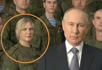 Ko je misteriozna plavuša sa Putinovih fotografija?