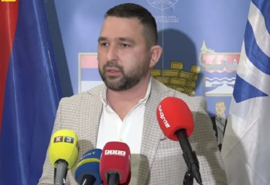 Pećanac: Ne postoji koalicija SNSD-a i Narodnog fronta (VIDEO)
