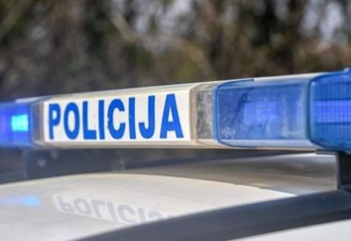 Zadobili teške povrede: Pijani vozač naletio na dvoje djece
