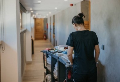 TikTokerka dala otkaz u hotelu nakon 27 minuta rada (VIDEO)