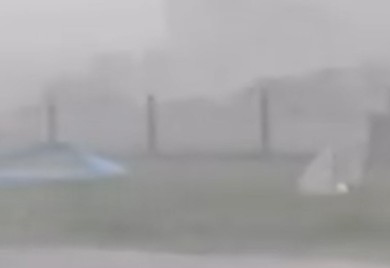 Snažno nevrijeme stiglo i u Hrvatsku: "Abnormalni naleti vjetra i leda" (VIDEO)