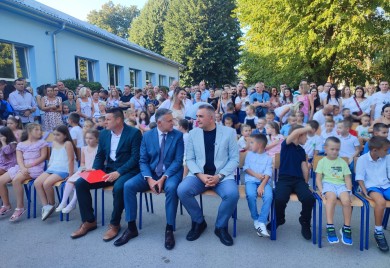 Minić: Djeci obezbijediti mirno i srećno školovanje