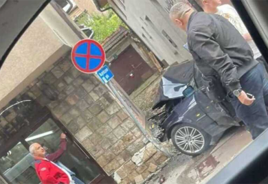 SARAJEVO: Automobil udario u zgradu, povrijeđene dvije osobe