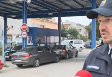Velike gužve na prelazima sa Hrvatskom