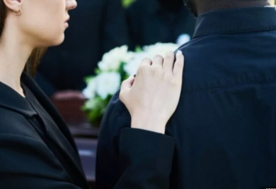 Žestoka polemika! Sve češće se saučešće izjavljuje na ovaj način – da li je to prikladno