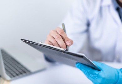 Rekordnih 170.000 zaposlenih napustilo zdravstveni sistem Engleske