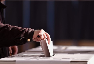 Glasanje u Heregovini započelo, utvrđeno jedno kašnjenje