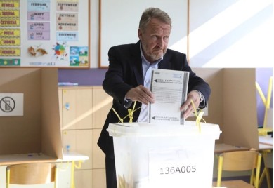 Bakir Izetbegović sa suprugom Sebijom glasao u Sarajevu