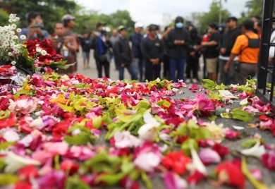 Detalji tragedije u Indoneziji: U stampedu poginulo 125, povređene 323 osobe