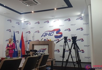 UŽIVO: Atmosfera u izbornom štabu DNS-a