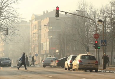 Jutro pretežno oblačno, tokom dana oblačno uz sunčane periode i nižu temperaturu