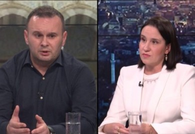 Karićeva Ćosiću: Sarajevo otvoreno za sve “osim za one koji su ga ubijali”