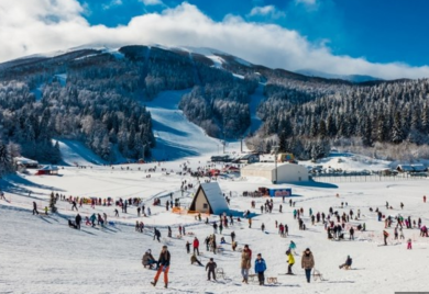 Drama na Bjelašnici: Pukla sajla na jednom od ski-liftova, ima povrijeđenih