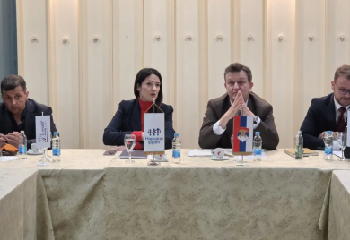 Vukanović ublažava kurs, SNSD govori o stranom uticaju