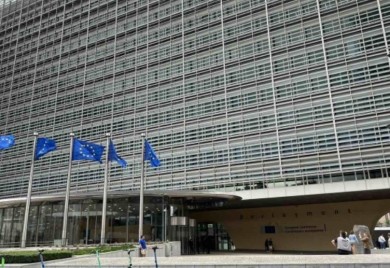 Brisel poručio Kurtiju: Ne odlučuje Priština kada će joj mjere biti ukinute, već EU
