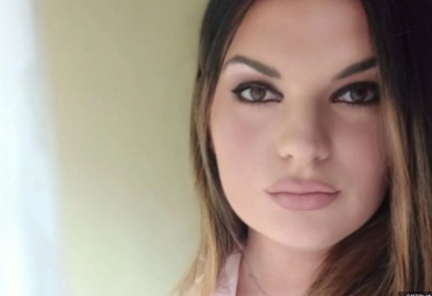 Milicu majka bacila na deponiju: Spasili su me psi, policija zatekla čopor kako me griju