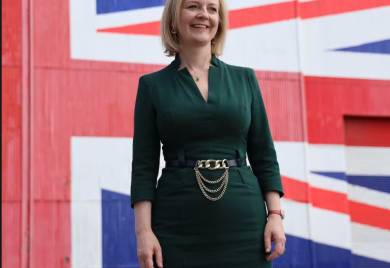 Premijerka Ujedinjenog Kraljevstva odustala od snižavanja poreza na bogate