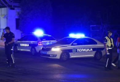 Teška saobraćajna nesreća, putnici zarobljeni u vozilima