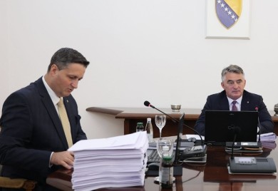 Bećirović i Komšić uputili u proceduru zakon o državnoj imovini BiH