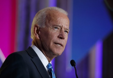 Bajden monstruozno devedesetih: Treba da bombardujemo Beograd