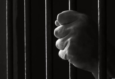 Puštao robijaše da slave Novu godinu: Pijani policajac napravio haos u zatvoru