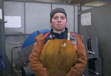 Zavarivačica iz Travnika ruši predrasude o muško-ženskim poslovima (VIDEO)