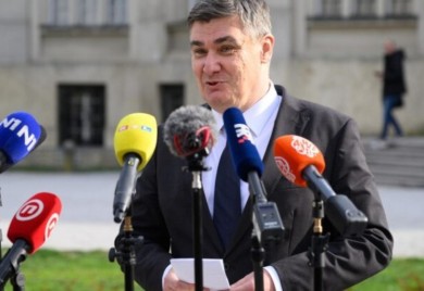 Milanović: Srednji prst za Ambasadu SAD, dok god budu tlačili Hrvate u BiH
