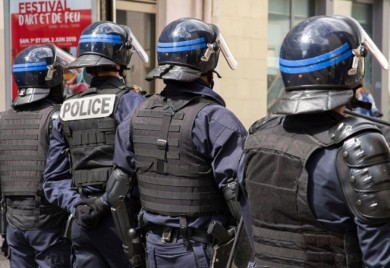 Francuska raspoređuje 30.000 policajaca zbog straha od nereda na dan izbora