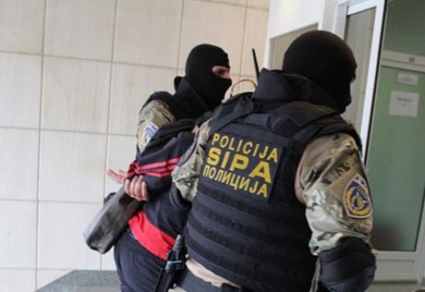 SIPA u dvije akcije uhapsila 16 osoba, zaplijenili desetine hiljada maraka