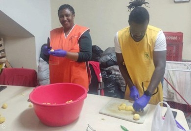 Afrički studenti volontiraju u kuhinji “Mozaika prijateljstva”