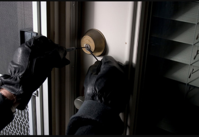 Preko društvene mreže opljačkao kuću u Petrovu