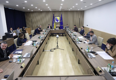Savjet ministara BiH usvojio nacrt budžeta za ovu godinu, radnicima po 1.000 KM