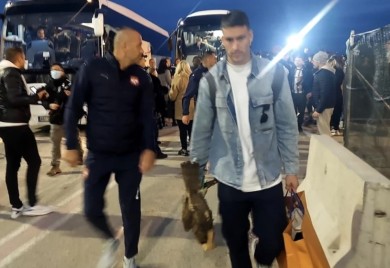 Po slijetanju iz Katara, Vlahović dobio nesvakidašnji poklon